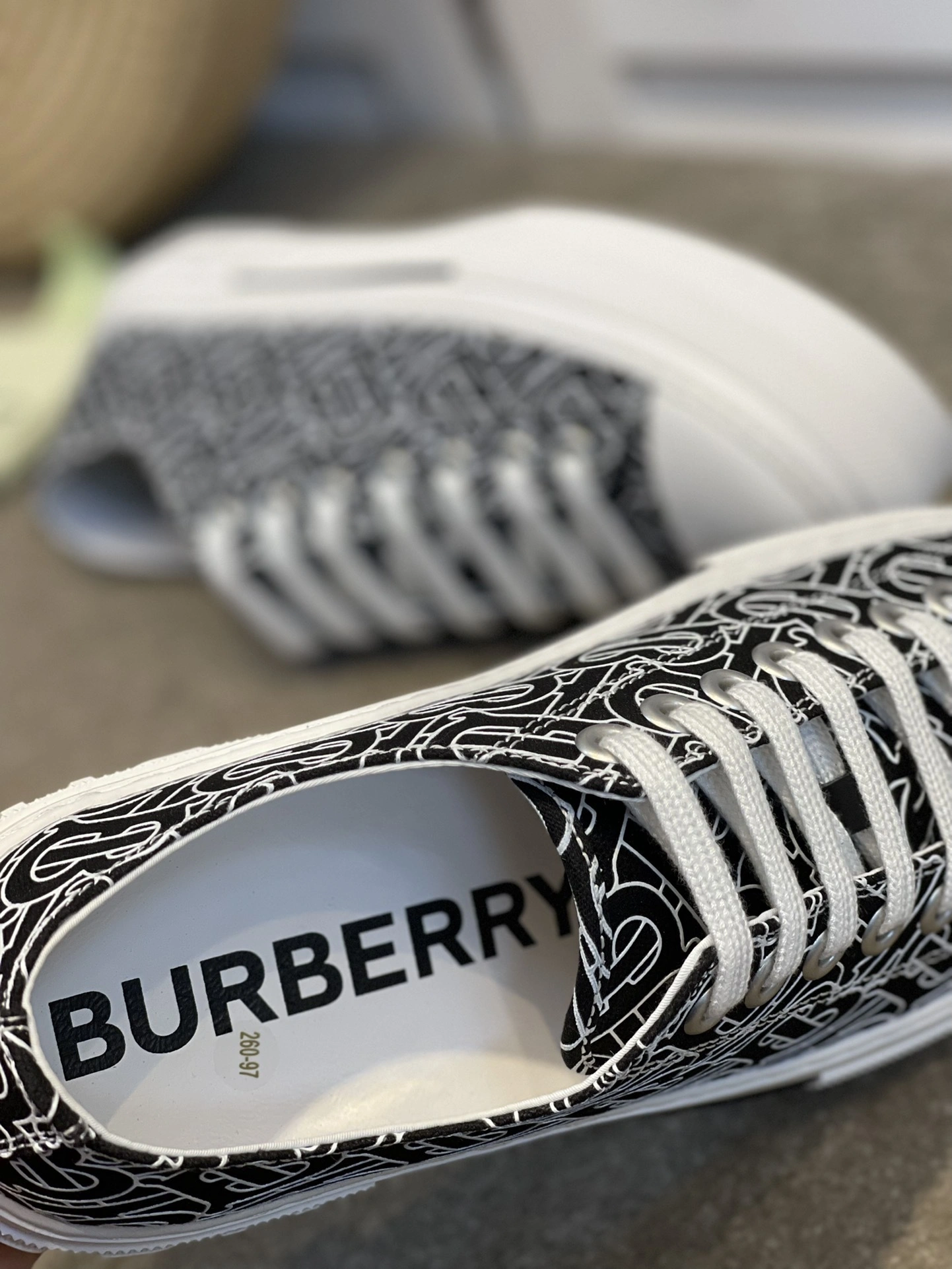 OOBB- 80498801 Monogram item:B-X298E2304H
