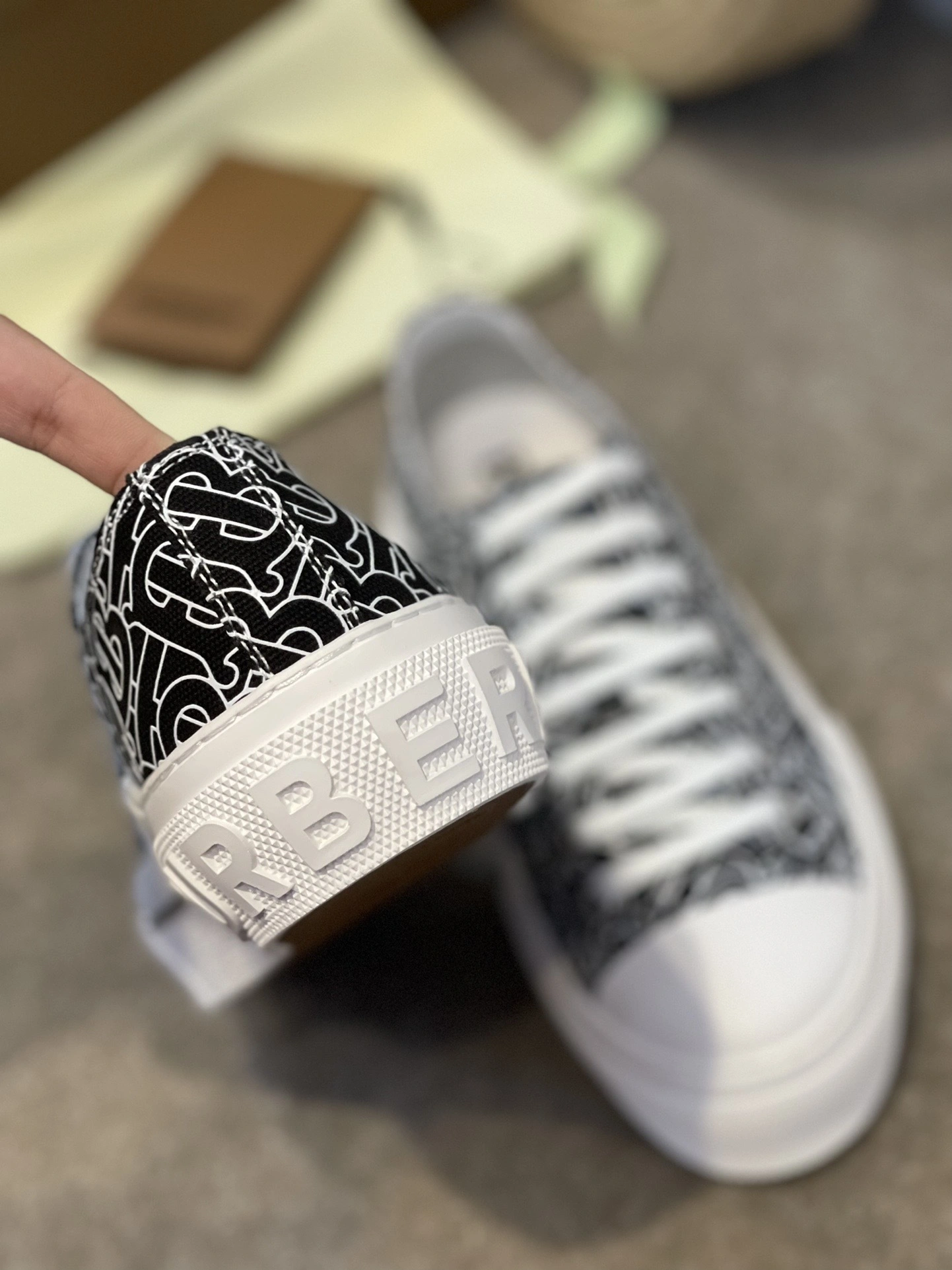 OOBB- 80498801 Monogram item:B-X298E2304H