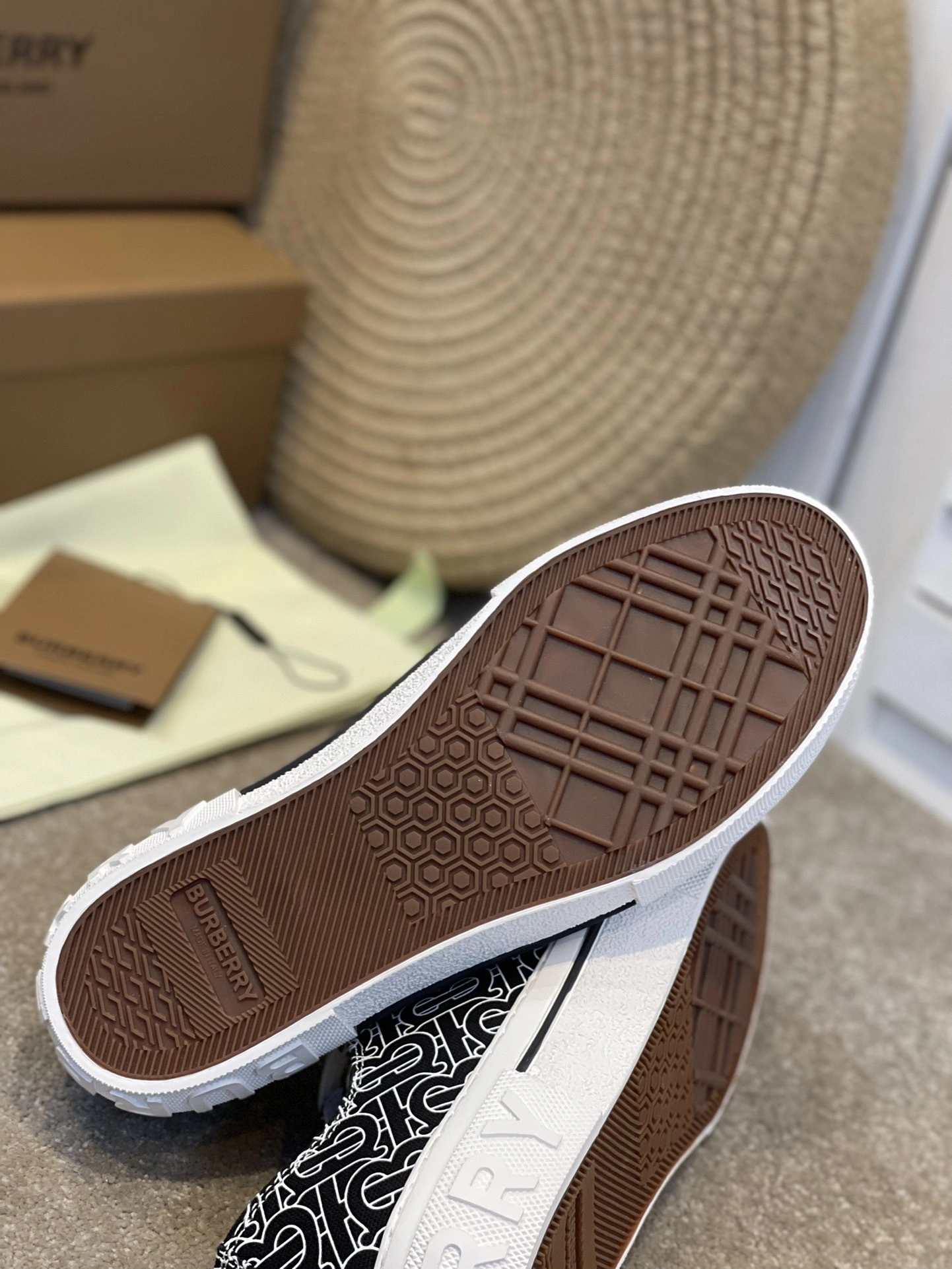 OOBB- 80498801 Monogram item:B-X298E2304H
