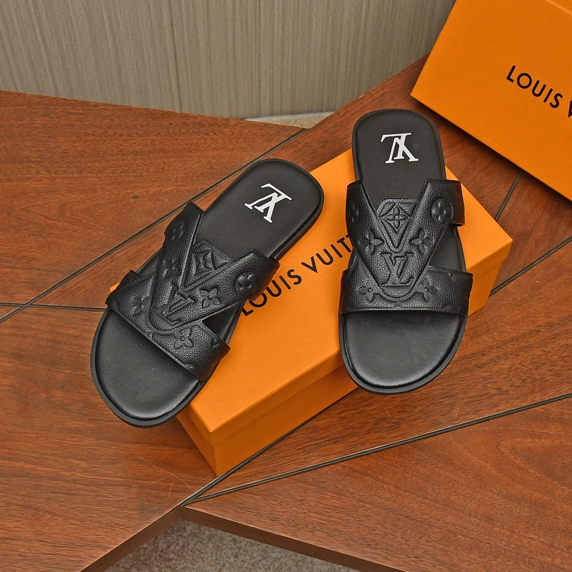OOBB- 8V 1ACHJ6 cowhide item：E-X555J3734
