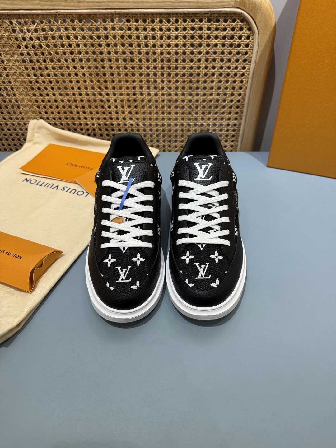 OOBB- 8V 1ACQL4 Beverly Hills item:F-X430A1629