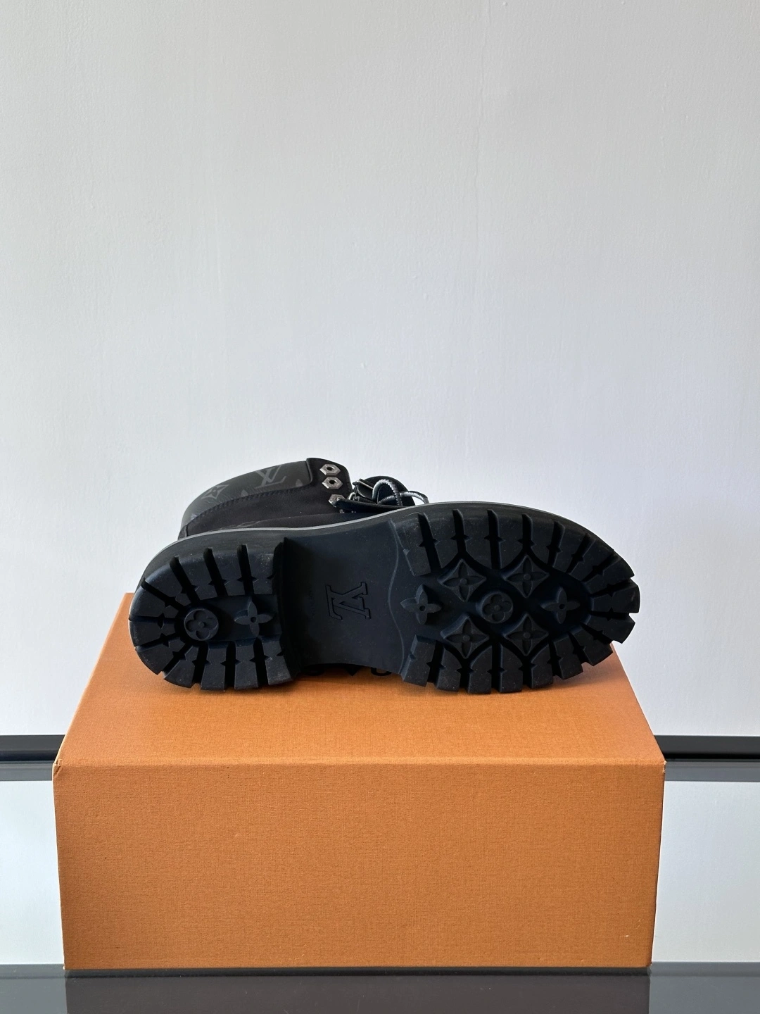 OOBB--8V 1AD75B item:E-X158B2699T
