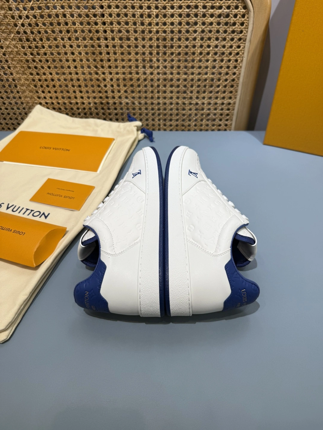 OOBB- 8V 1ADGOR Rivoli item:F-X430A1630