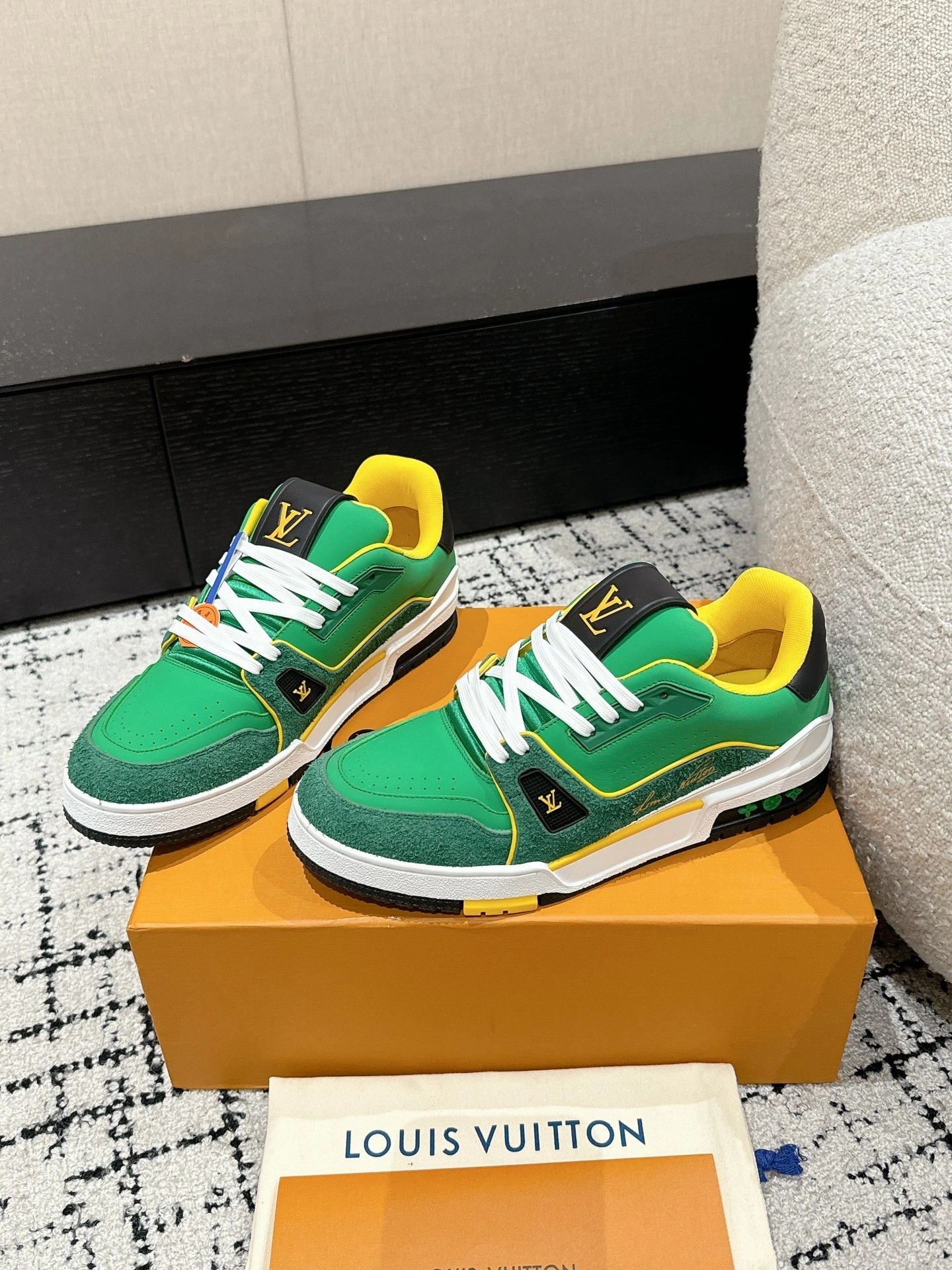OOBB--8V 1ADHTL Trainer cowhide Thick soles： 3CM item:E-X187A0924