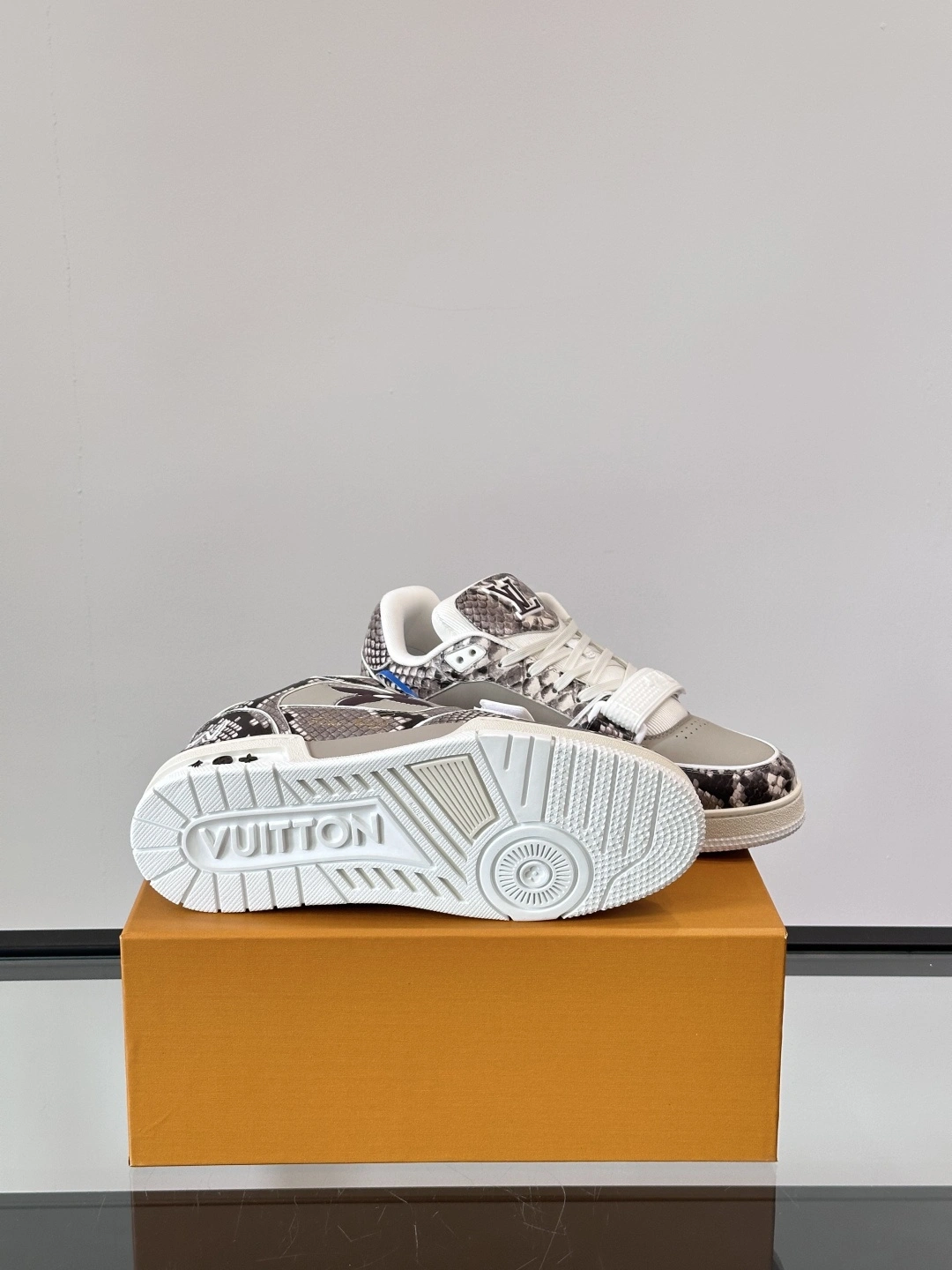 OOBB- 8V 1ADIQ3 TARINE Calfskin item:F-X291A0713B