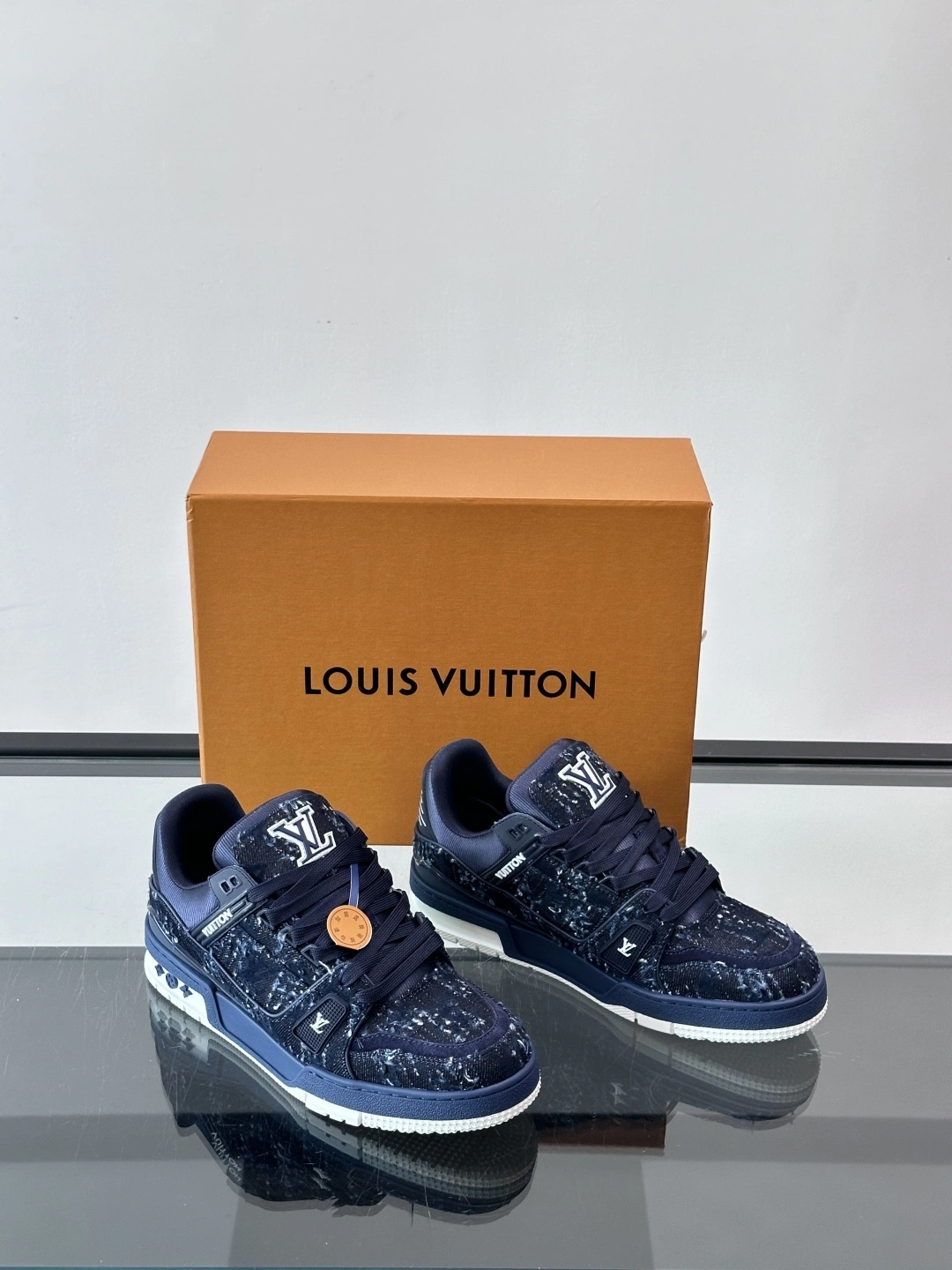 OOBB- 8V 1AHWTC TRAINER calfskin item：E-X230I0303