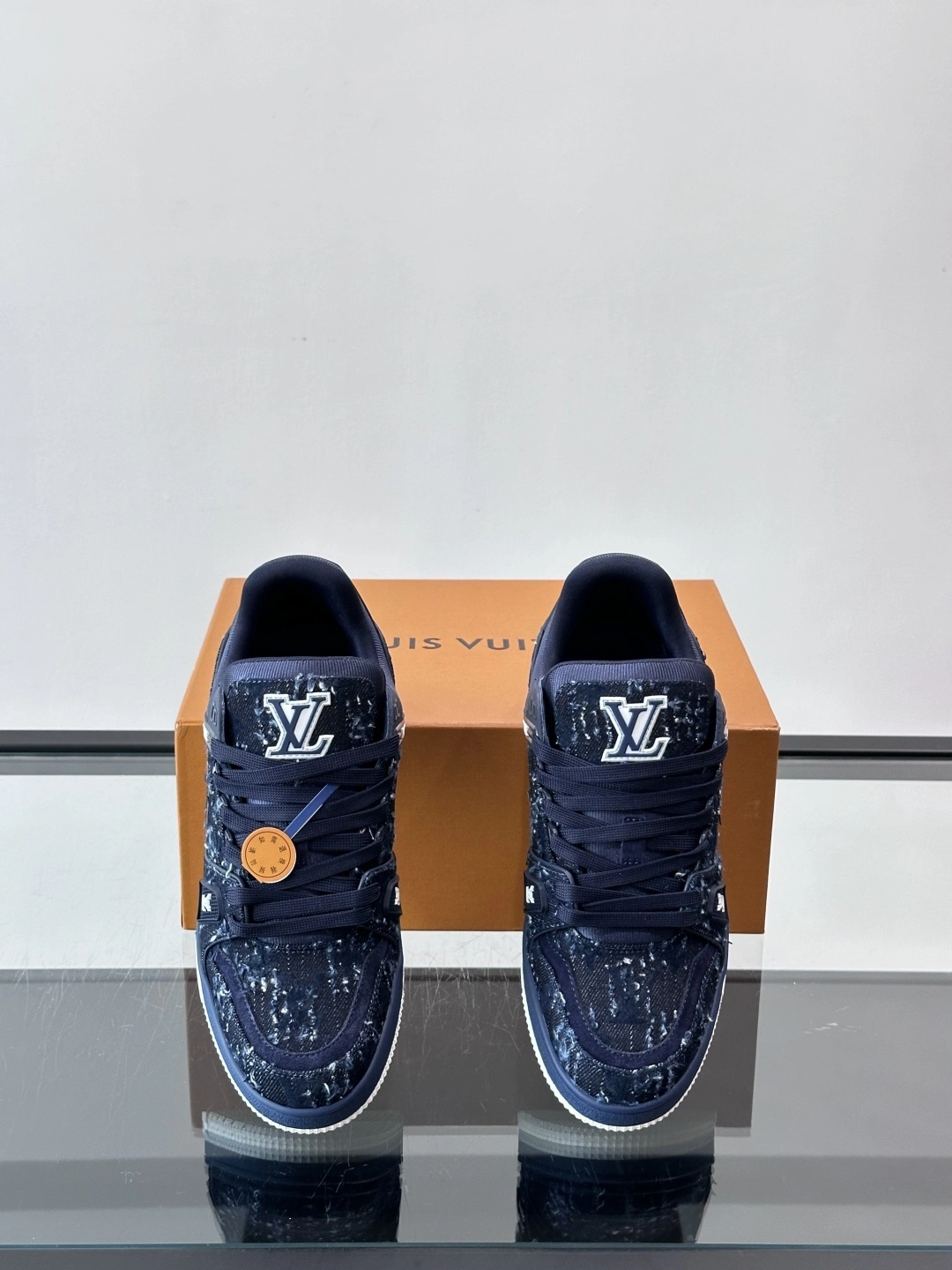 OOBB- 8V 1AHWTC TRAINER calfskin item：E-X230I0303