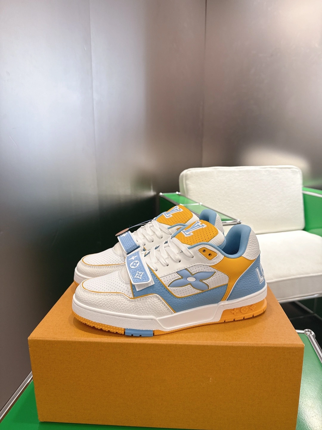OOBB- 8V 1AIIXW Trainer cowhide item:F-X362A0701B