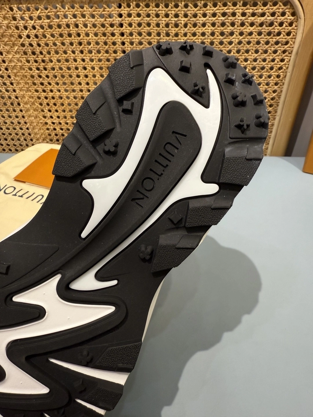 OOBB- 8V 1AILJJ Runner Tatic item:F-X430A1618