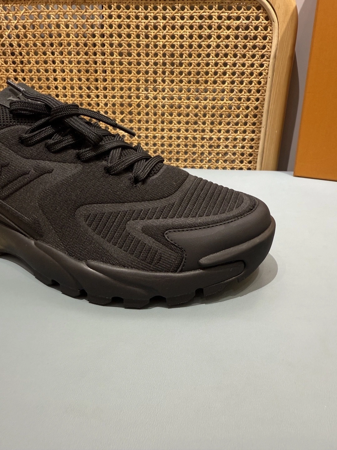 OOBB- 8V 1AINL5 Runner Tatic item:F-X430A1621