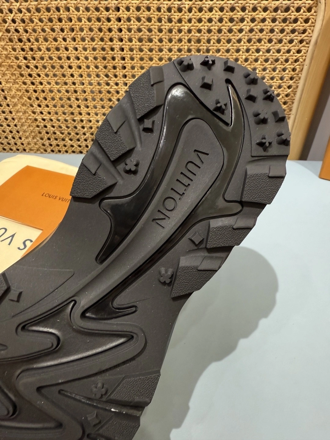 OOBB- 8V 1AINL5 Runner Tatic item:F-X430A1621