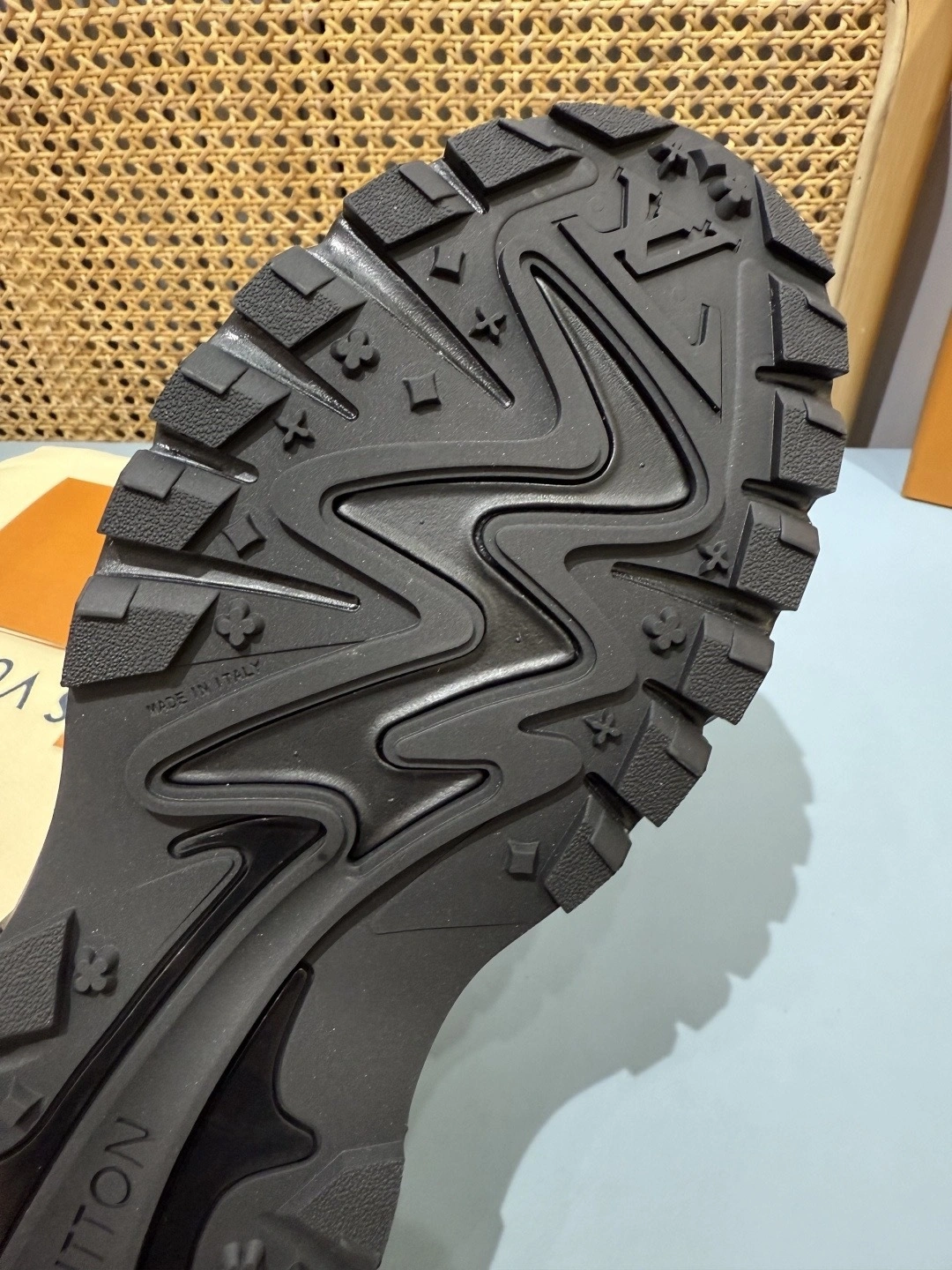 OOBB- 8V 1AINL5 Runner Tatic item:F-X430A1621