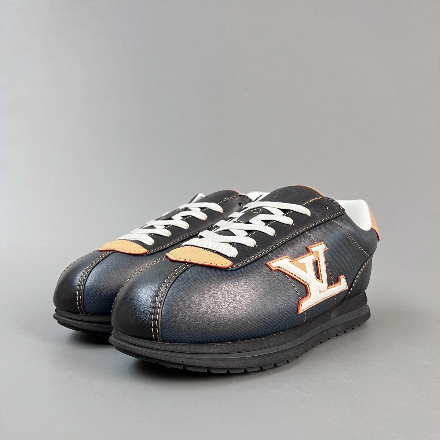 OOBB- 8V 1AIWW5 Calfskin cowhide item:F-X300A2421B