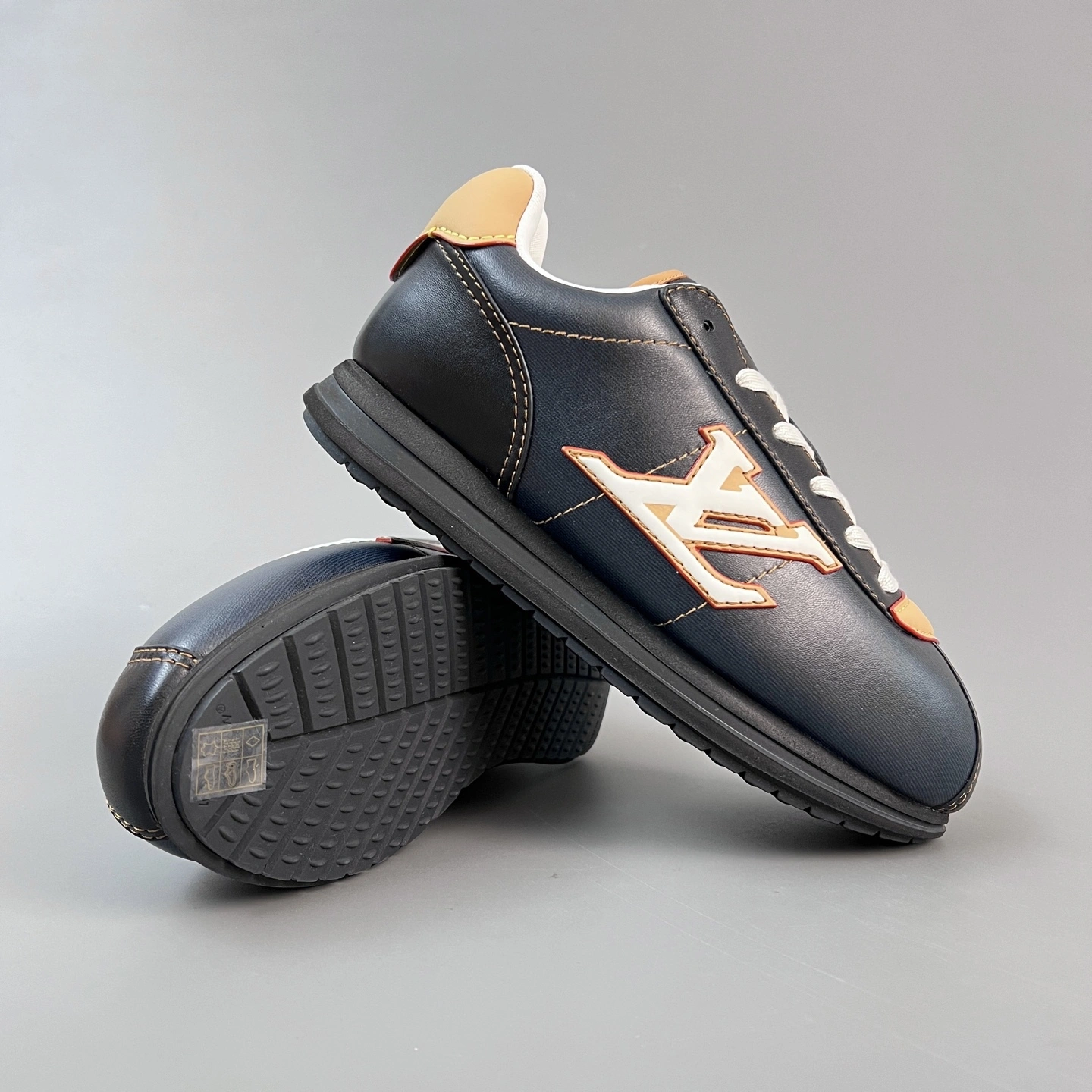 OOBB- 8V 1AIWW5 Calfskin cowhide item:F-X300A2421B