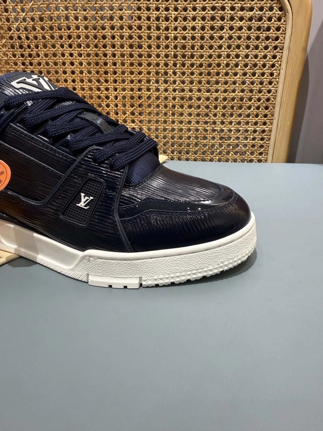 OOBB- 8V 1AJ070 Trainer cowhide item:F-X430A1626
