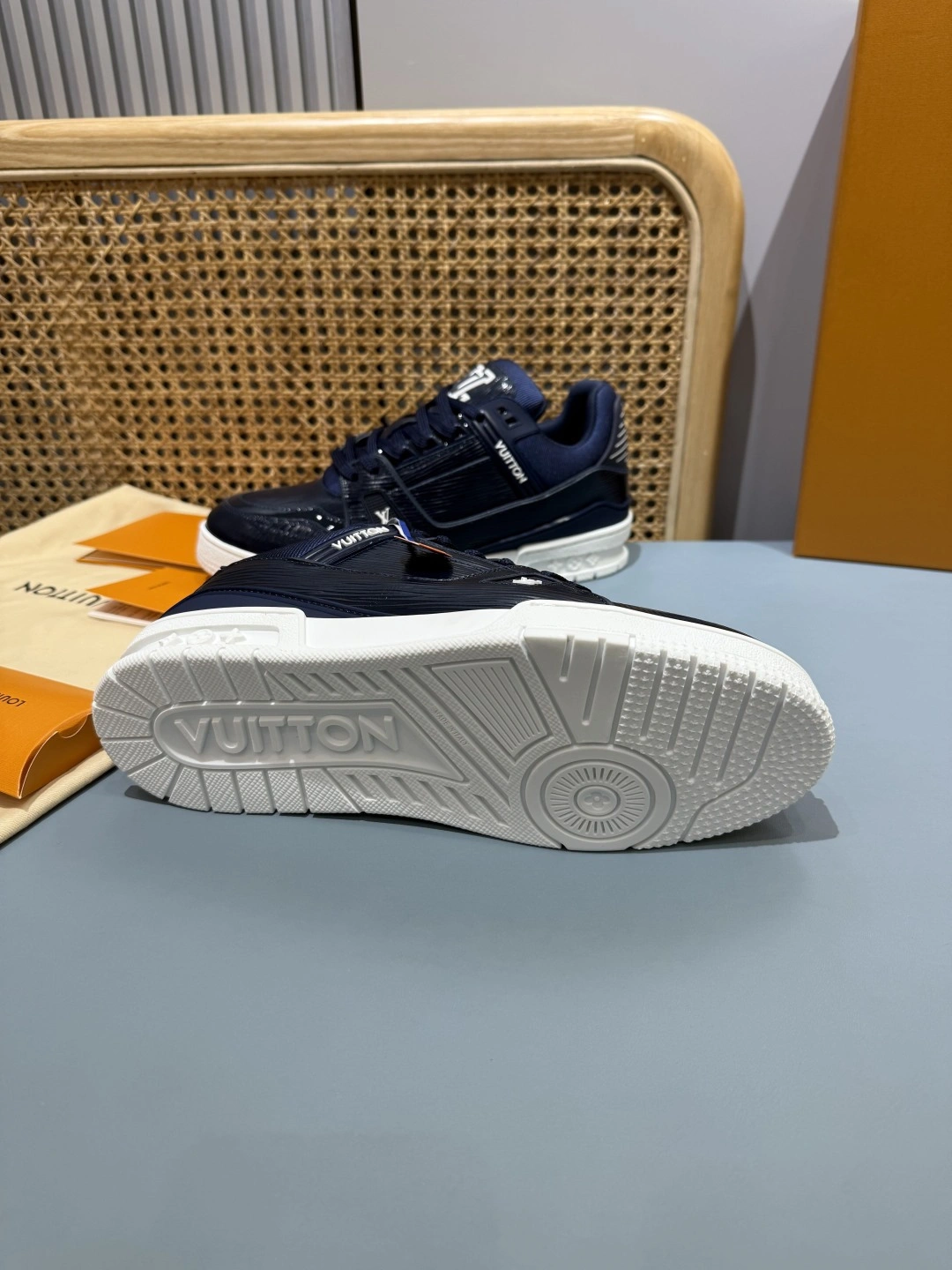OOBB- 8V 1AJ070 Trainer cowhide item:F-X430A1626