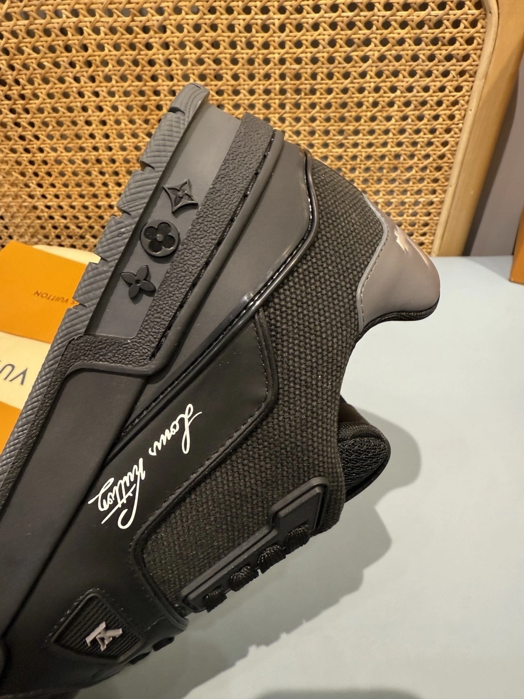 OOBB- 8V 1AJ440 Trainer cowhide item:F-X430A1623