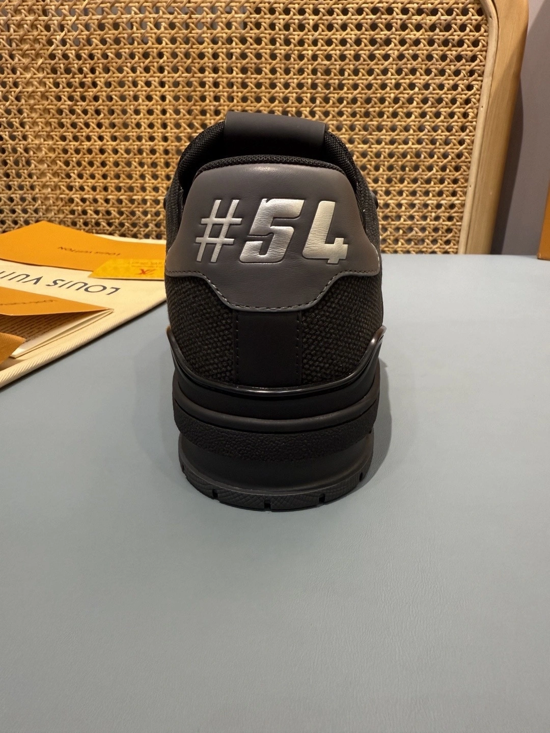 OOBB- 8V 1AJ440 Trainer cowhide item:F-X430A1623