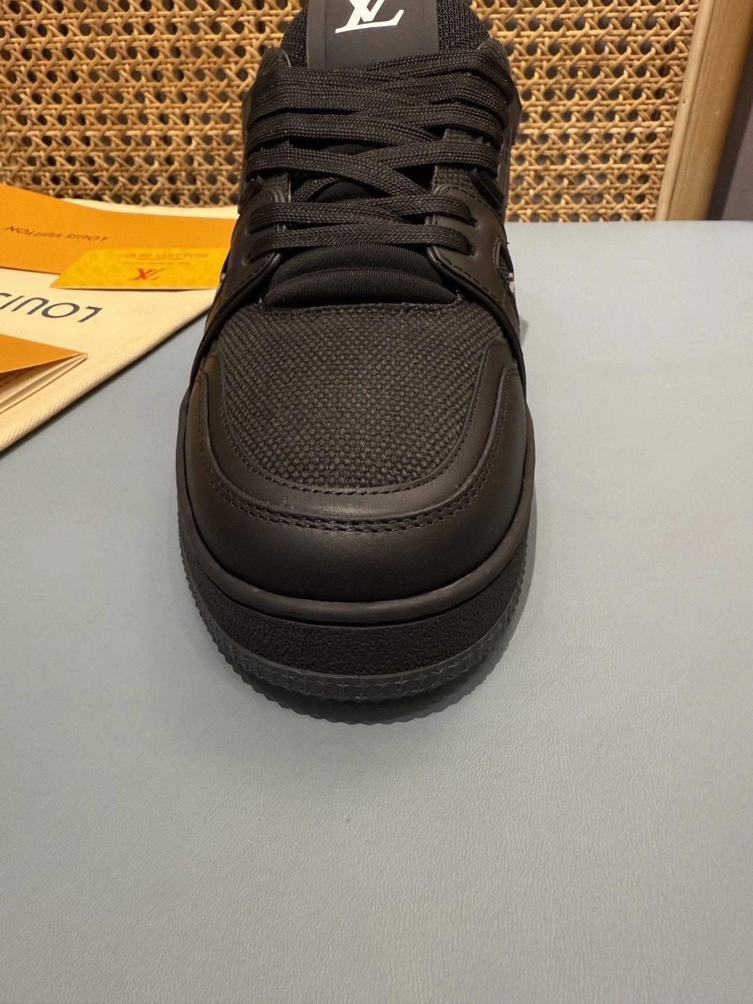OOBB- 8V 1AJ440 Trainer cowhide item:F-X430A1623