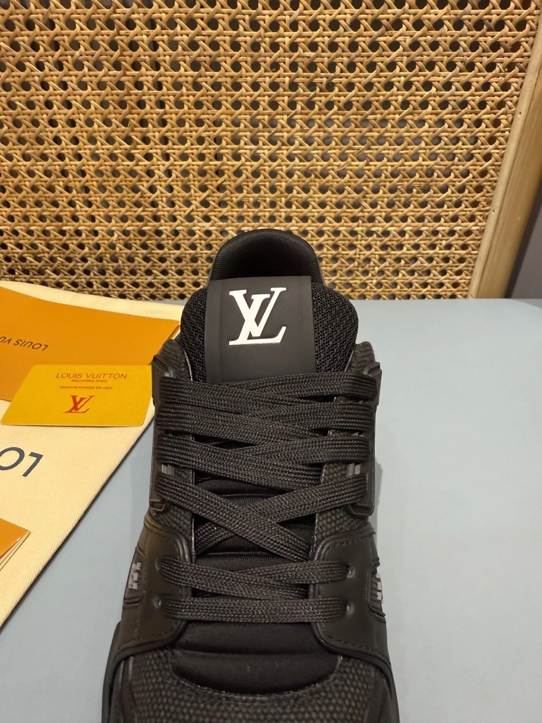 OOBB- 8V 1AJ440 Trainer cowhide item:F-X430A1623