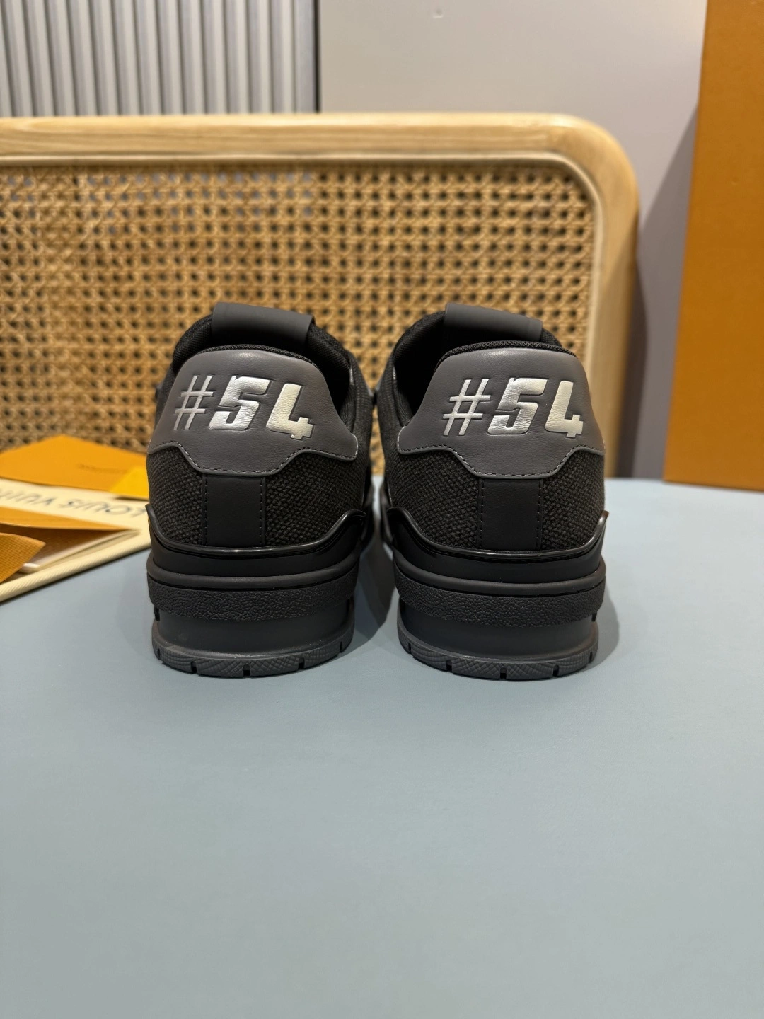 OOBB- 8V 1AJ440 Trainer cowhide item:F-X430A1623