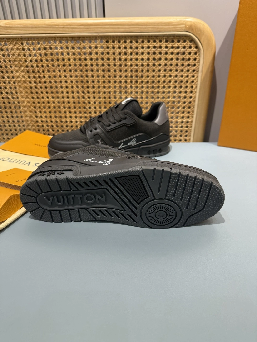 OOBB- 8V 1AJ440 Trainer cowhide item:F-X430A1623