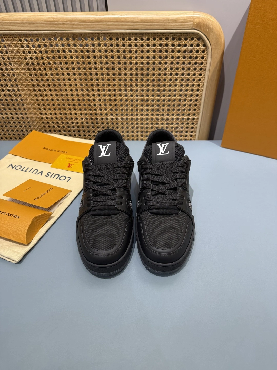 OOBB- 8V 1AJ440 Trainer cowhide item:F-X430A1623
