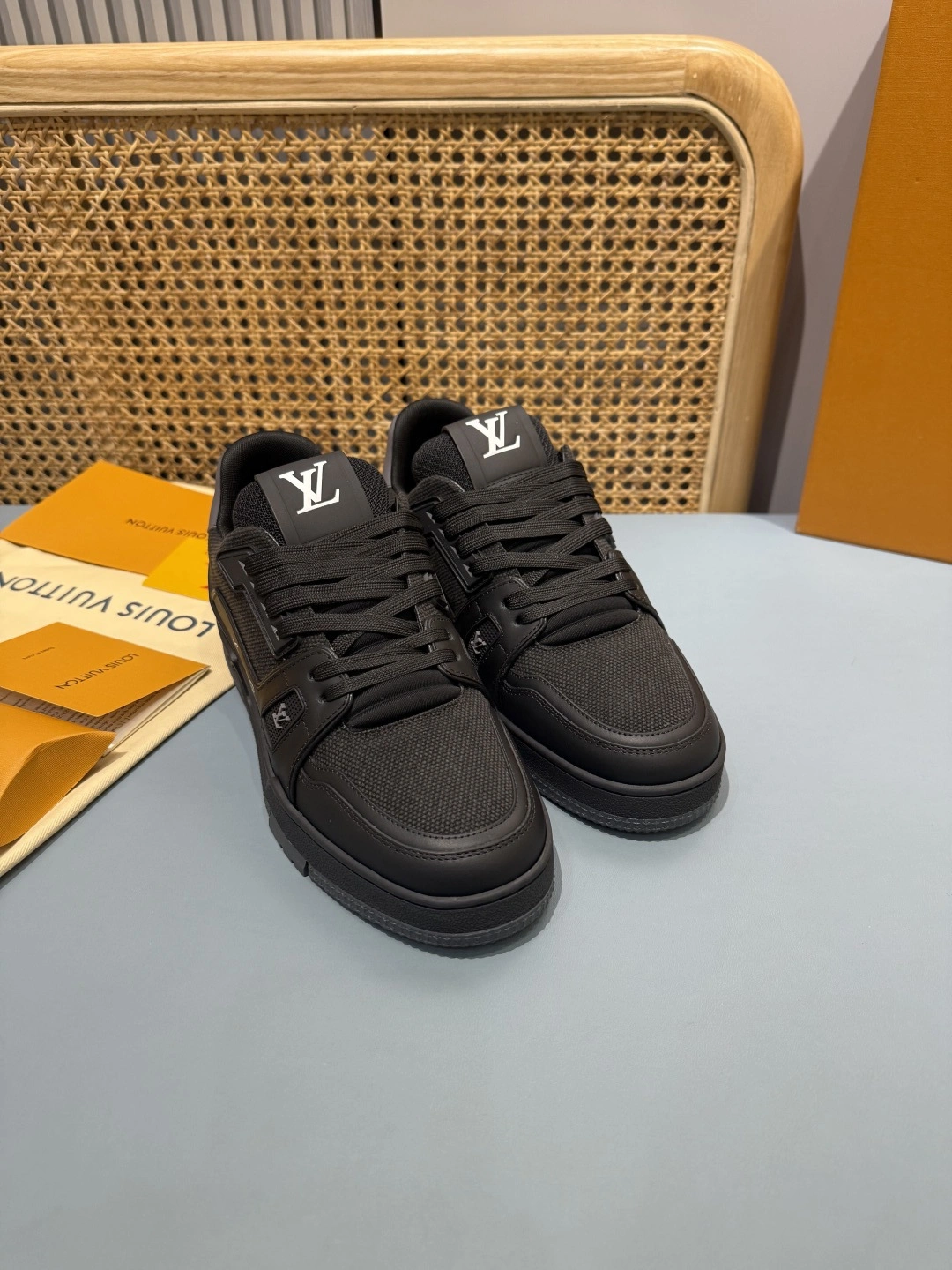 OOBB- 8V 1AJ440 Trainer cowhide item:F-X430A1623