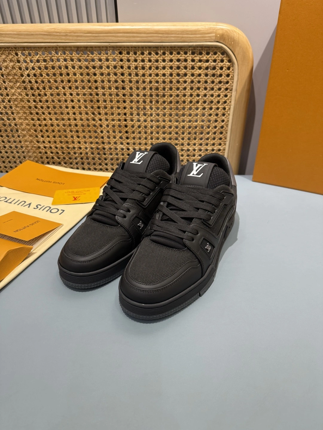 OOBB- 8V 1AJ440 Trainer cowhide item:F-X430A1623