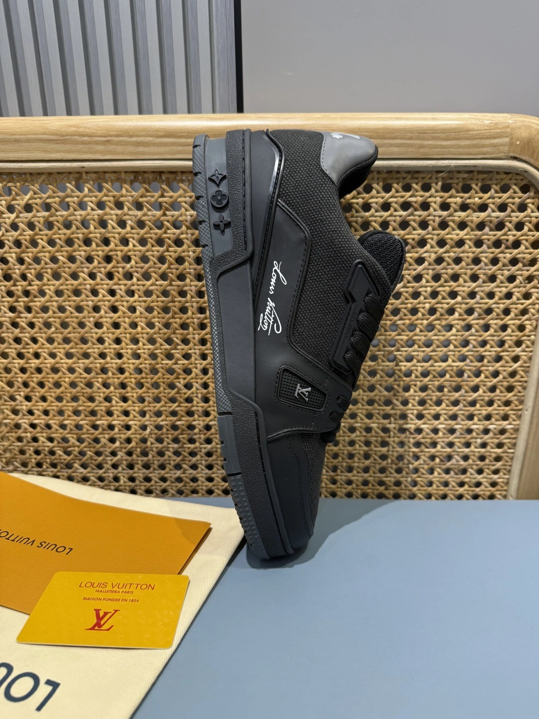 OOBB- 8V 1AJ440 Trainer cowhide item:F-X430A1623