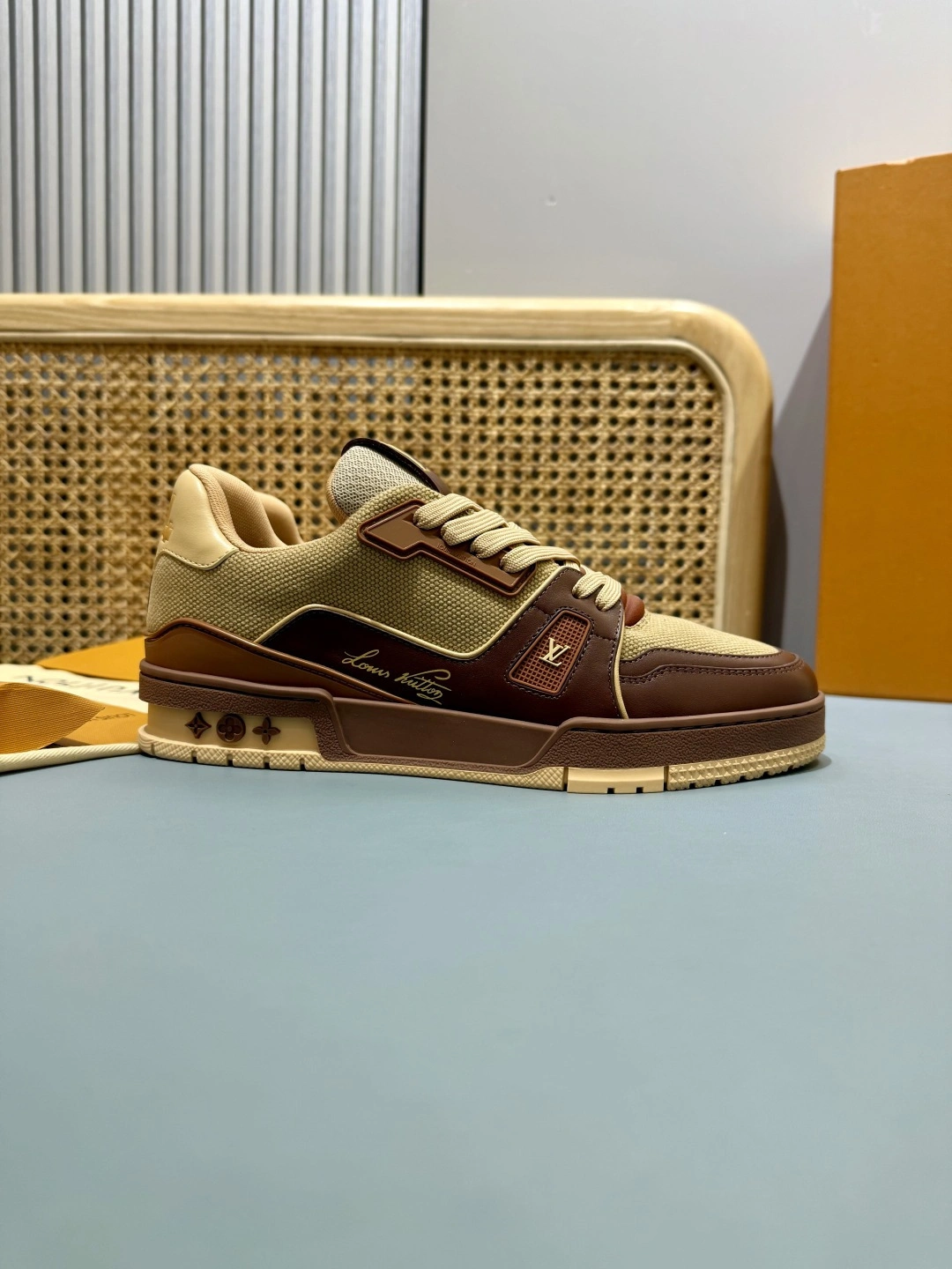 OOBB- 8V 1AJ480 Trainer cowhide item:F-X430A1624