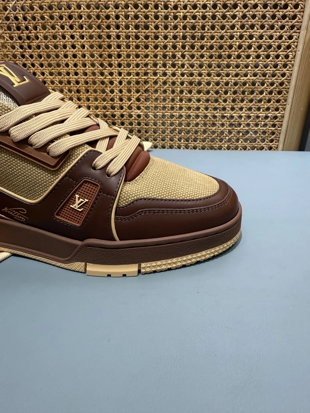 OOBB- 8V 1AJ480 Trainer cowhide item:F-X430A1624