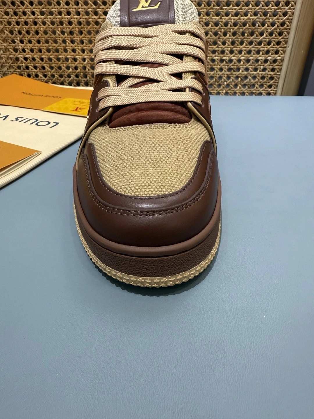OOBB- 8V 1AJ480 Trainer cowhide item:F-X430A1624