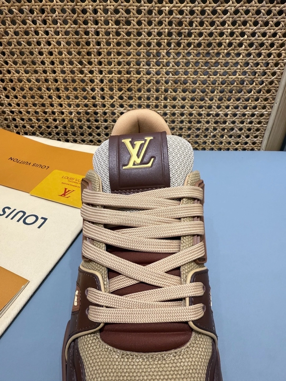 OOBB- 8V 1AJ480 Trainer cowhide item:F-X430A1624