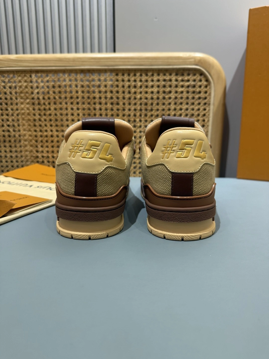 OOBB- 8V 1AJ480 Trainer cowhide item:F-X430A1624
