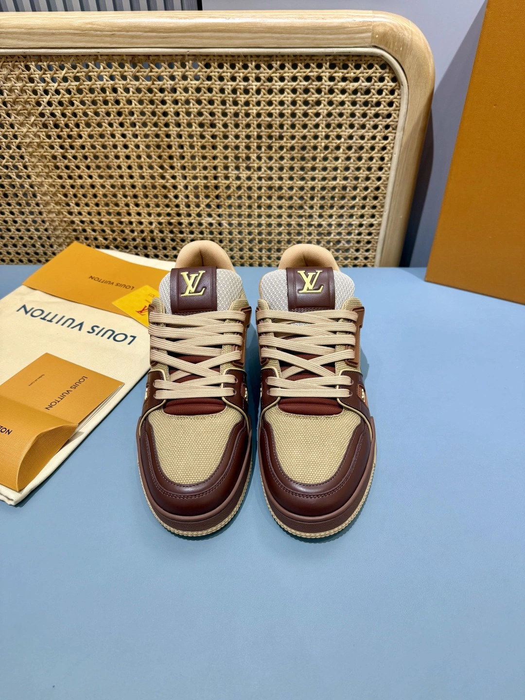 OOBB- 8V 1AJ480 Trainer cowhide item:F-X430A1624