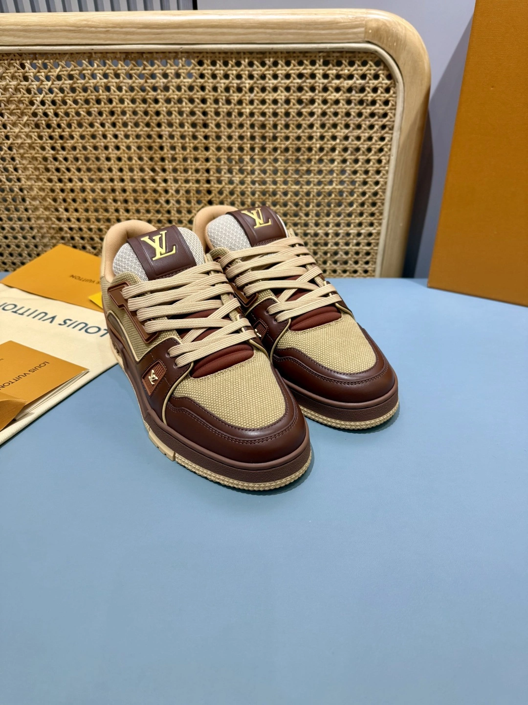 OOBB- 8V 1AJ480 Trainer cowhide item:F-X430A1624