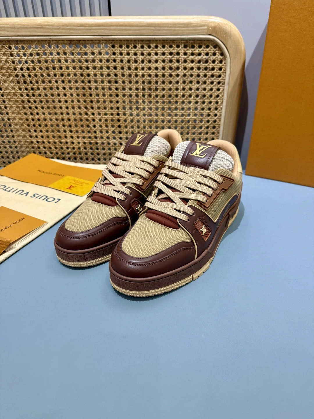 OOBB- 8V 1AJ480 Trainer cowhide item:F-X430A1624