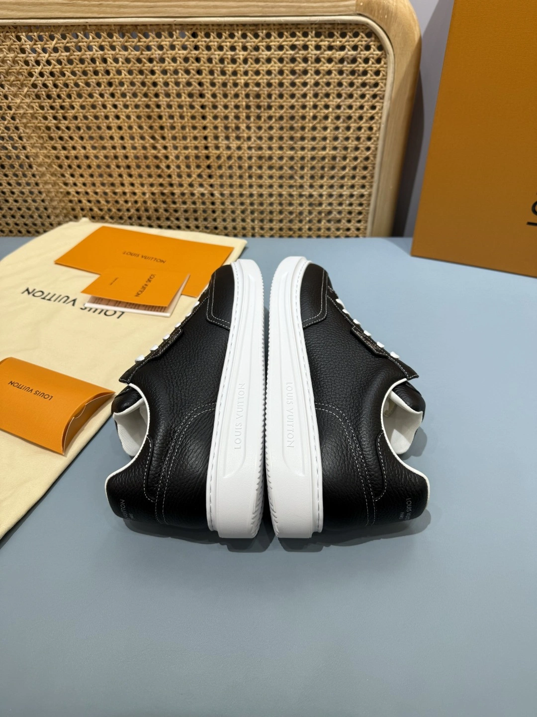 OOBB- 8V 1AJ836 Beverly Hills item:F-X430A1628
