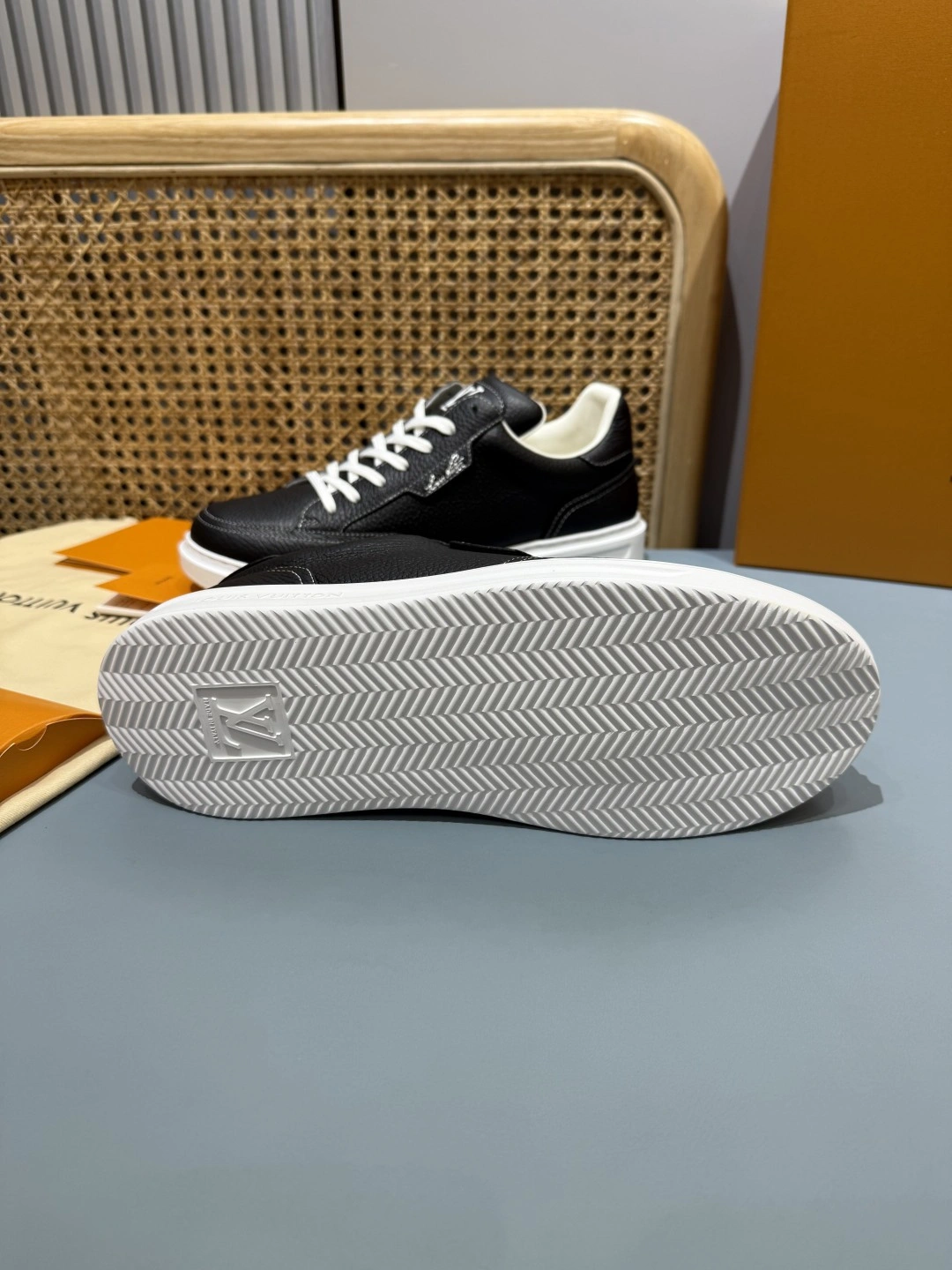 OOBB- 8V 1AJ836 Beverly Hills item:F-X430A1628