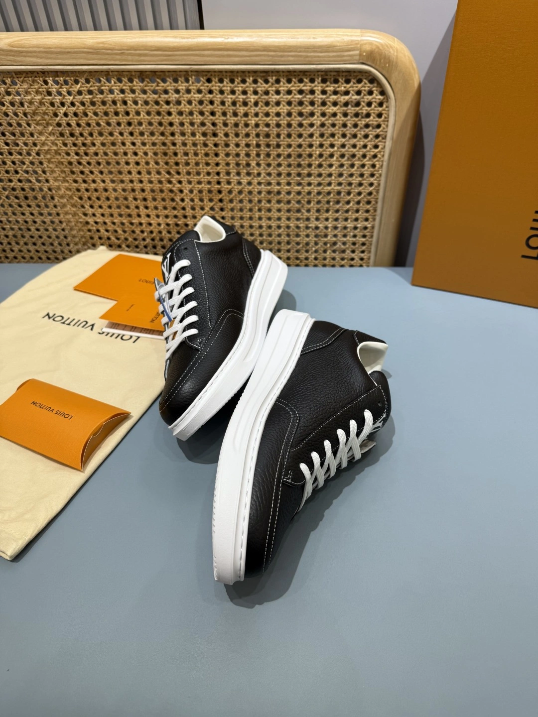 OOBB- 8V 1AJ836 Beverly Hills item:F-X430A1628
