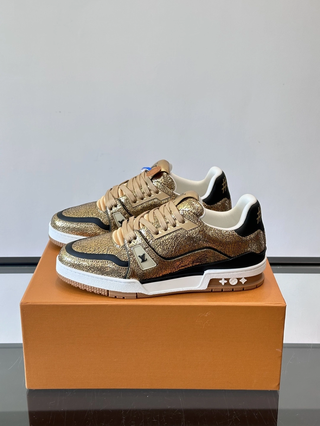 OOBB- 8V 1AJA02 Trainer item:F-X230A2222B