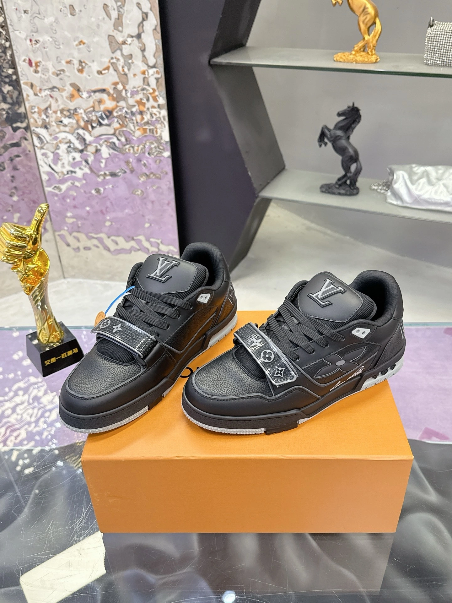 OOBB- 8V 1AJAHK TARINE cowhide item:F-X362A0710B