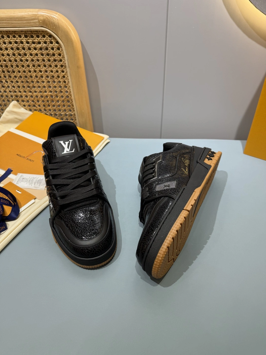 OOBB- 8V 1AJAHK cowhide Trainer item:F-X430A2220B
