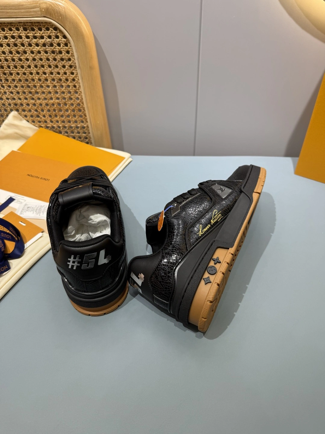 OOBB- 8V 1AJAHK cowhide Trainer item:F-X430A2220B