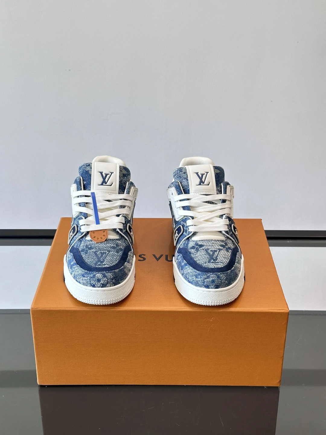 OOBB- 8V 1AJAQV Calfskin Trainer item:F-X230A2223B