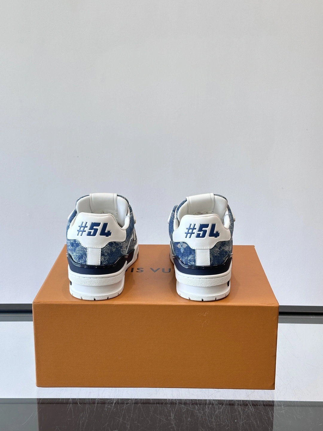 OOBB- 8V 1AJAQV Calfskin Trainer item:F-X230A2223B
