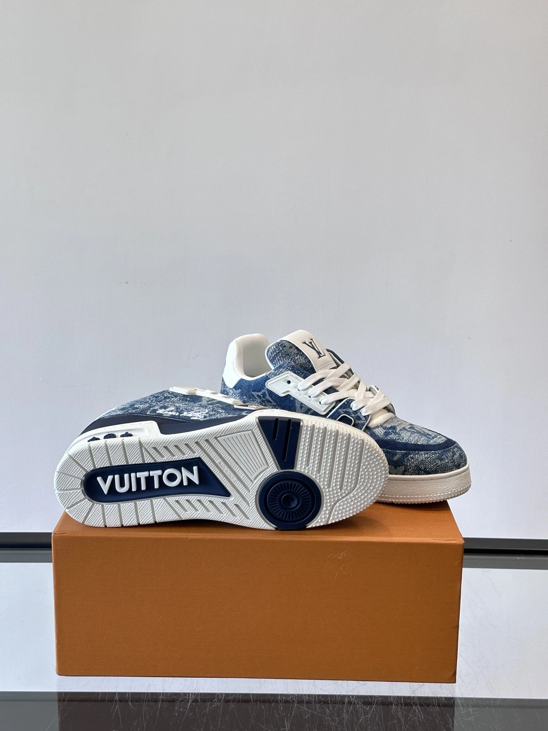 OOBB- 8V 1AJAQV Calfskin Trainer item:F-X230A2223B