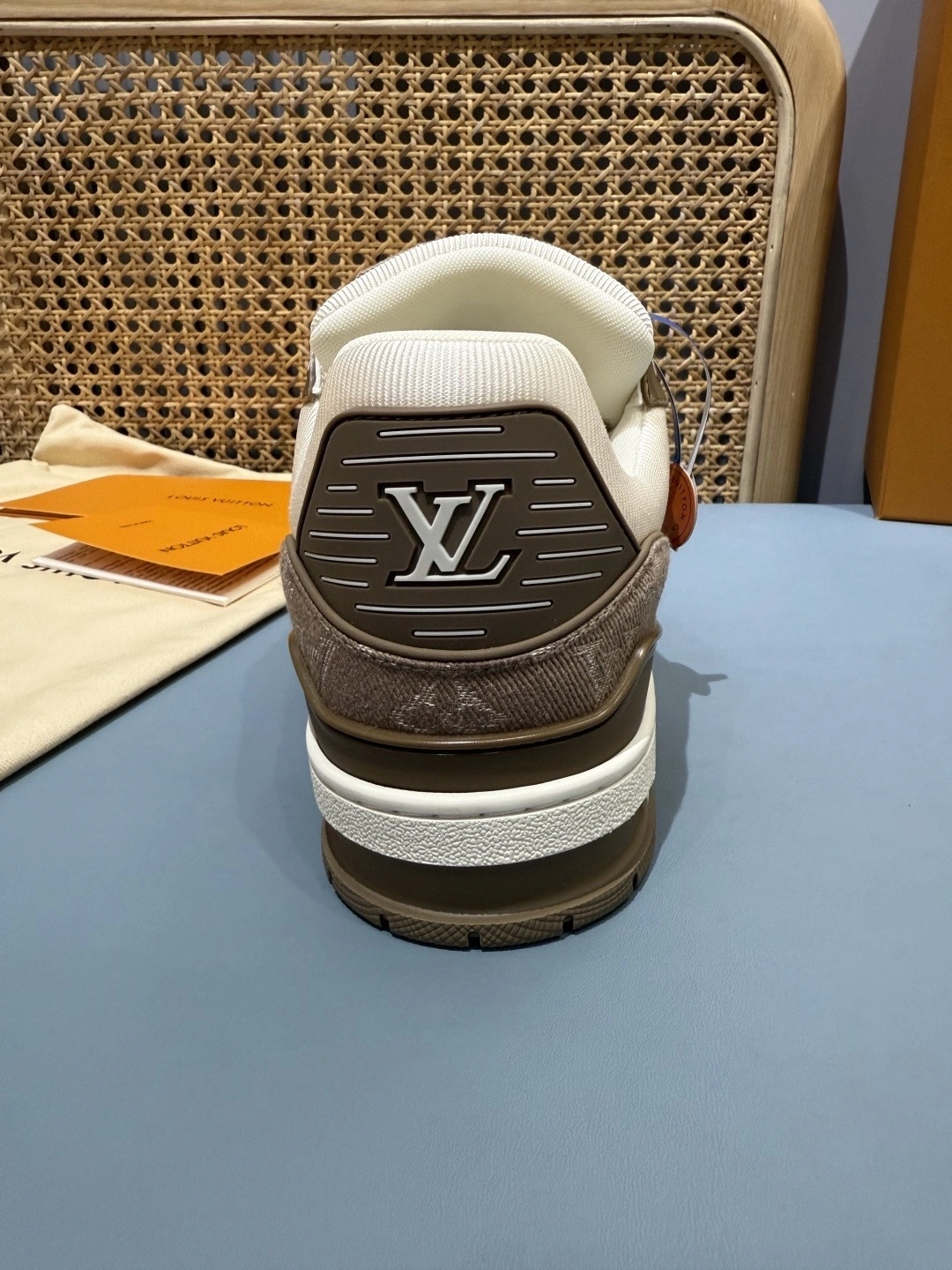 OOBB- 8V 1AJCKN 1AJAGZ Trainer cowhide item:F-X430A1625