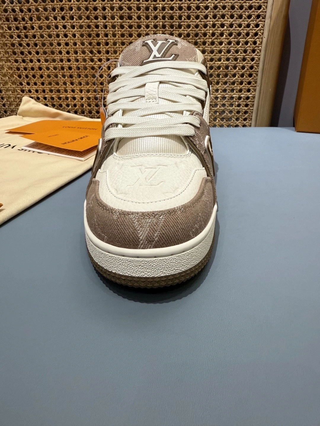 OOBB- 8V 1AJCKN 1AJAGZ Trainer cowhide item:F-X430A1625